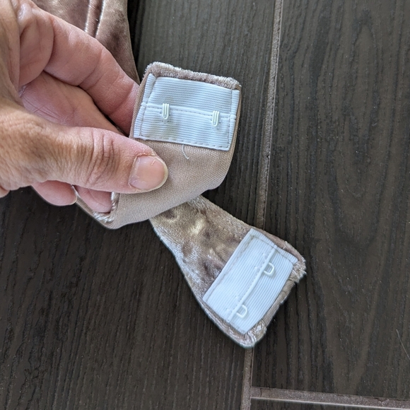 JLUXLABEL Crushed Velvet Bodysuit Taupe Nude Spaghetti Strap Size S - Picture 13 of 14